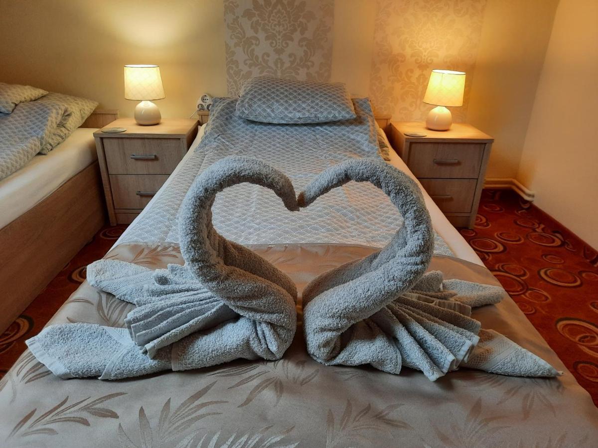 For You Apartman Gyula Exterior foto
