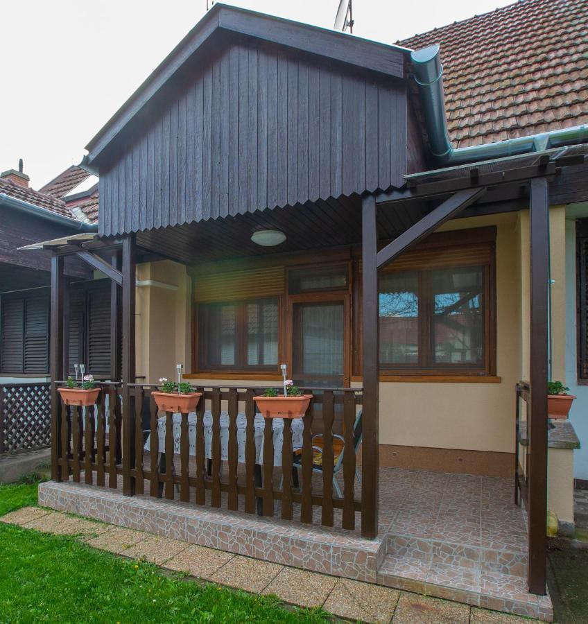 For You Apartman Gyula Exterior foto